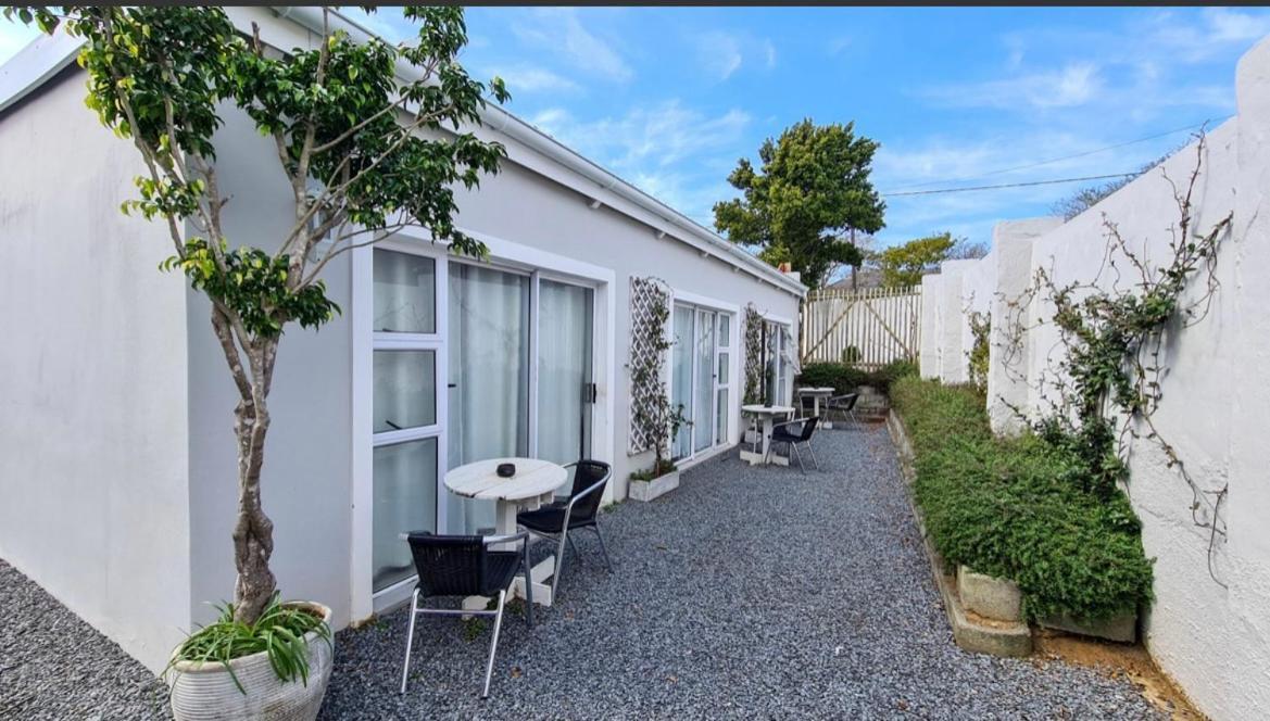 Second Best Accommodation East London Exterior foto